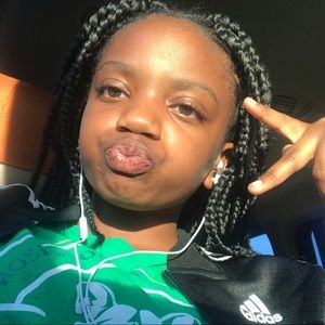 Meet your Posher, Rayne